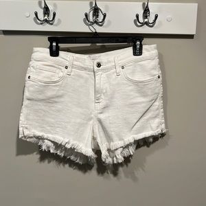 EUC white Pistol sz 29 shorts